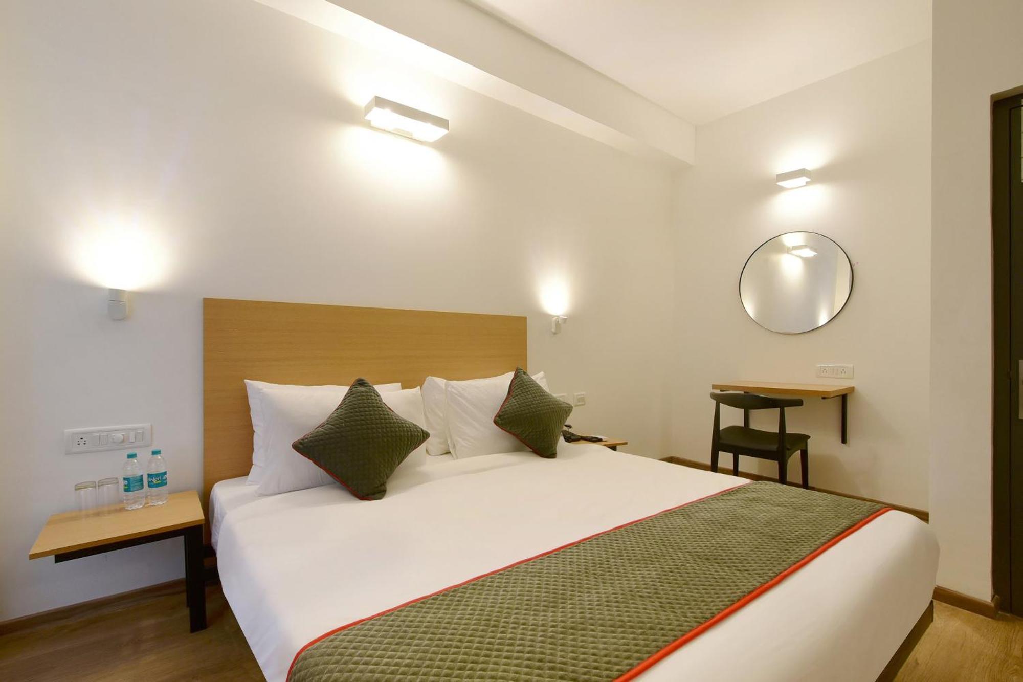 Hotel Townhouse Airport Road Yelahanka Exterior foto